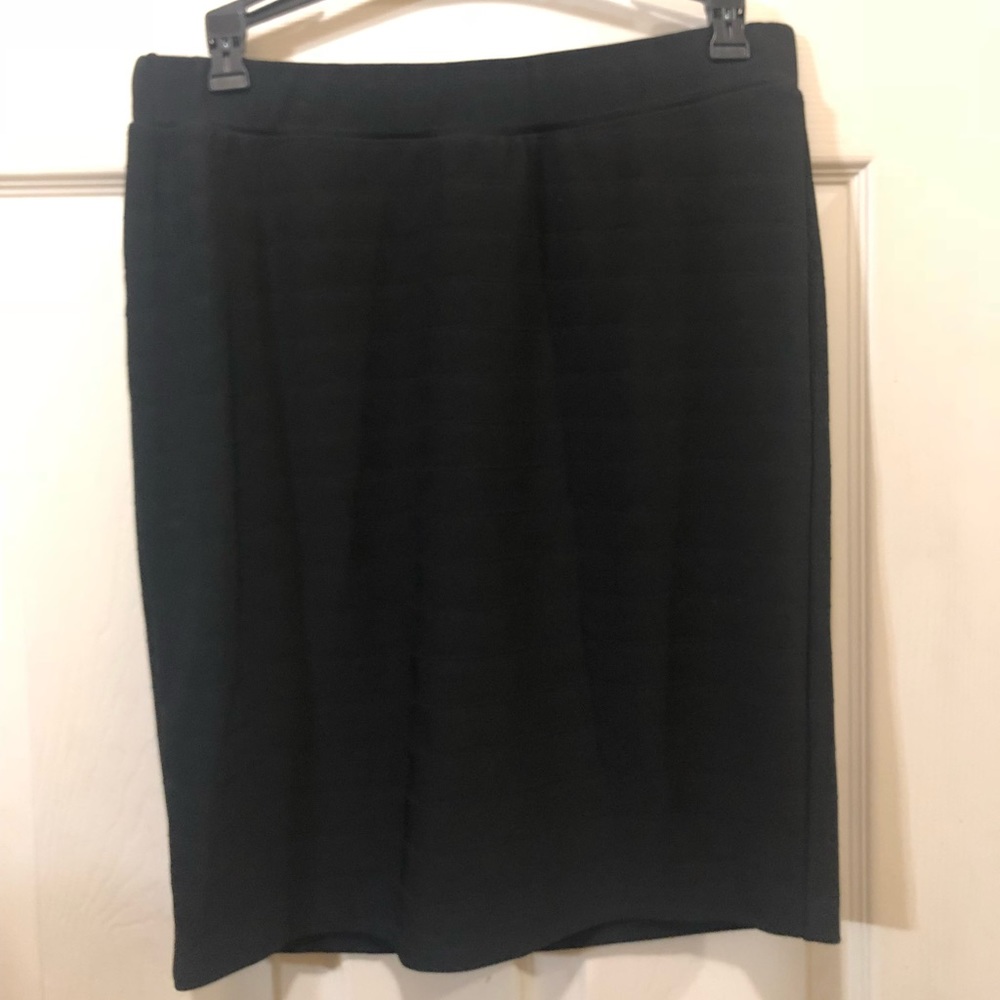 Black ribbed skirt